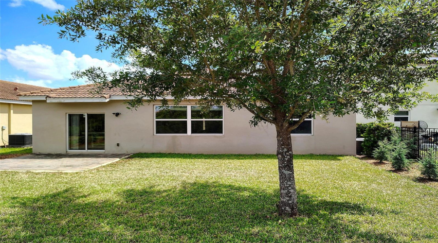 DAVENPORT, Florida 33837, 4 Bedrooms Bedrooms, ,2 BathroomsBathrooms,Residential,For Sale,OAK BLUFF,0,MFRO6409756