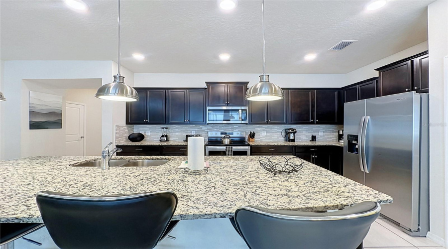 DAVENPORT, Florida 33897, 5 Bedrooms Bedrooms, ,4 BathroomsBathrooms,Residential,For Sale,JETTY,0,MFRS5153203