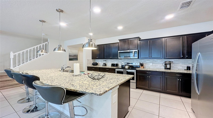 DAVENPORT, Florida 33897, 5 Bedrooms Bedrooms, ,4 BathroomsBathrooms,Residential,For Sale,JETTY,0,MFRS5153203