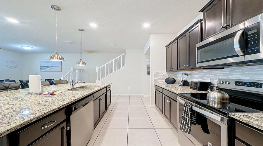 DAVENPORT, Florida 33897, 5 Bedrooms Bedrooms, ,4 BathroomsBathrooms,Residential,For Sale,JETTY,0,MFRS5153203