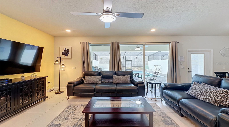 DAVENPORT, Florida 33897, 5 Bedrooms Bedrooms, ,4 BathroomsBathrooms,Residential,For Sale,JETTY,0,MFRS5153203
