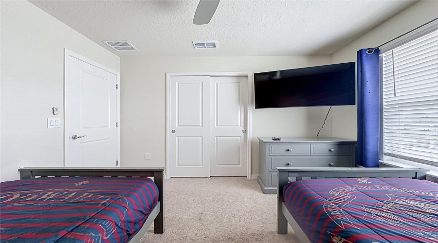 DAVENPORT, Florida 33897, 5 Bedrooms Bedrooms, ,4 BathroomsBathrooms,Residential,For Sale,JETTY,0,MFRS5153203
