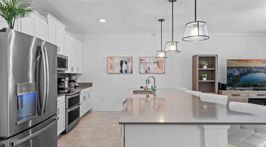 DAVENPORT, Florida 33896, 4 Bedrooms Bedrooms, ,3 BathroomsBathrooms,Residential,For Sale,KINGSBARN,0,MFRO6434200