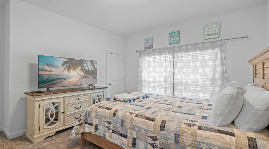 DAVENPORT, Florida 33896, 4 Bedrooms Bedrooms, ,3 BathroomsBathrooms,Residential,For Sale,KINGSBARN,0,MFRO6434200