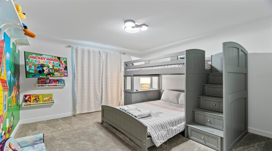 DAVENPORT, Florida 33896, 4 Bedrooms Bedrooms, ,3 BathroomsBathrooms,Residential,For Sale,KINGSBARN,0,MFRO6434200