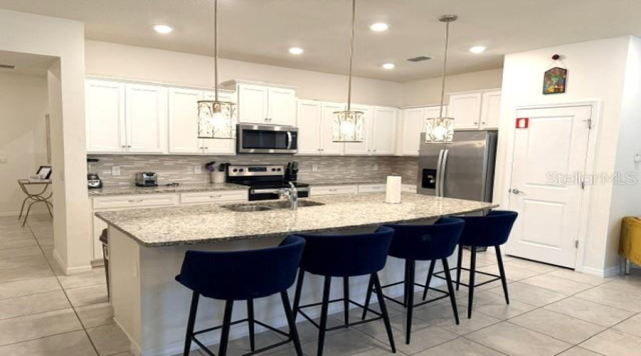 DAVENPORT, Florida 33897, 3 Bedrooms Bedrooms, ,4 BathroomsBathrooms,Residential,For Sale,JETTY,0,MFRO6434138