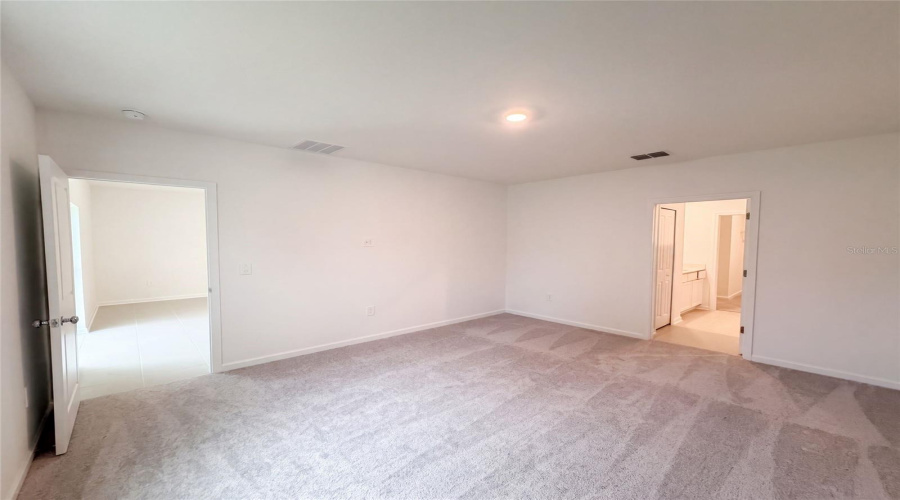 DAVENPORT, Florida 33837, 5 Bedrooms Bedrooms, ,2 BathroomsBathrooms,Residential,For Sale,MEADOW WALK,0,MFRO6434245