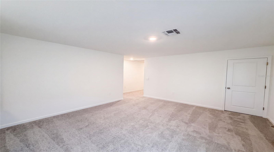 DAVENPORT, Florida 33837, 5 Bedrooms Bedrooms, ,2 BathroomsBathrooms,Residential,For Sale,MEADOW WALK,0,MFRO6434245