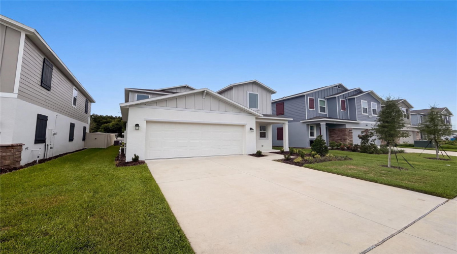 DAVENPORT, Florida 33837, 5 Bedrooms Bedrooms, ,2 BathroomsBathrooms,Residential,For Sale,MEADOW WALK,0,MFRO6434245