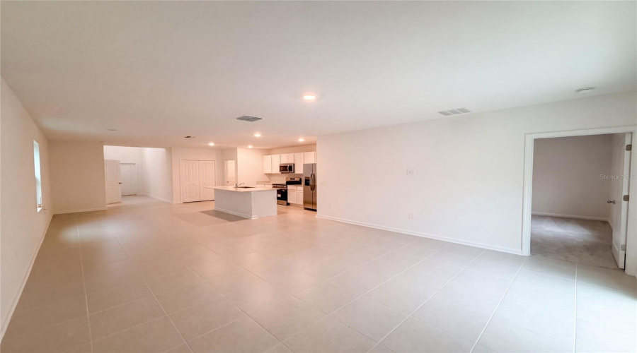 DAVENPORT, Florida 33837, 5 Bedrooms Bedrooms, ,2 BathroomsBathrooms,Residential,For Sale,MEADOW WALK,0,MFRO6434245
