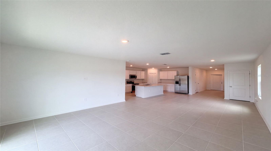 DAVENPORT, Florida 33837, 6 Bedrooms Bedrooms, ,3 BathroomsBathrooms,Residential,For Sale,RIVER BEACON,0,MFRO6434240
