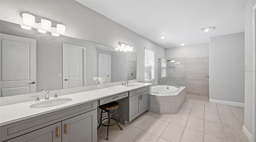 KISSIMMEE, Florida 34746, 4 Bedrooms Bedrooms, ,3 BathroomsBathrooms,Residential,For Sale,AGOSTINO,0,MFRS5155606