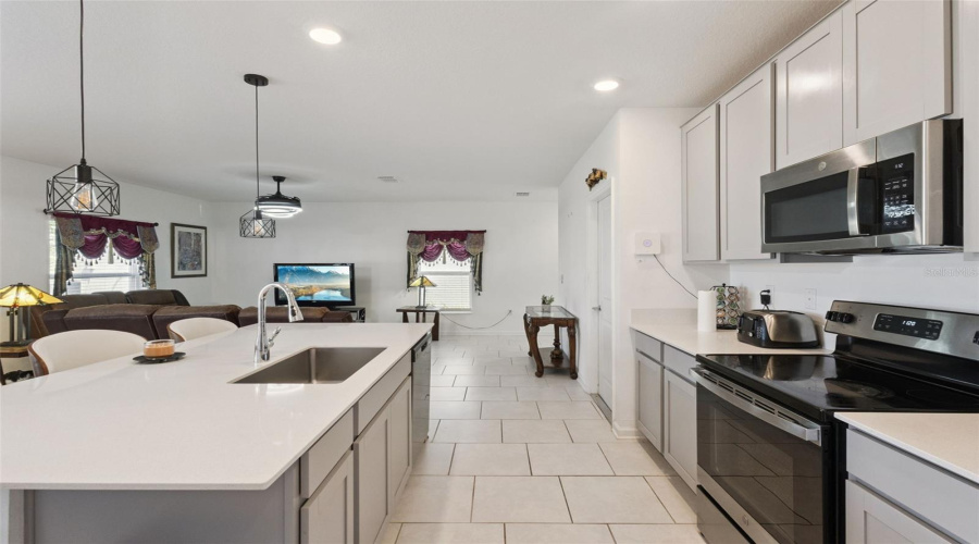 DAVENPORT, Florida 33837, 4 Bedrooms Bedrooms, ,2 BathroomsBathrooms,Residential,For Sale,LOCH,0,MFRS5155811