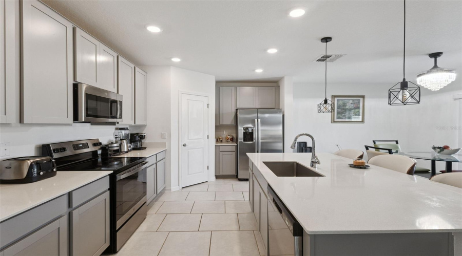 DAVENPORT, Florida 33837, 4 Bedrooms Bedrooms, ,2 BathroomsBathrooms,Residential,For Sale,LOCH,0,MFRS5155811