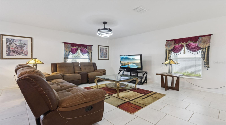 DAVENPORT, Florida 33837, 4 Bedrooms Bedrooms, ,2 BathroomsBathrooms,Residential,For Sale,LOCH,0,MFRS5155811
