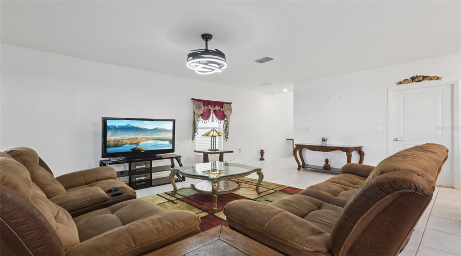 DAVENPORT, Florida 33837, 4 Bedrooms Bedrooms, ,2 BathroomsBathrooms,Residential,For Sale,LOCH,0,MFRS5155811