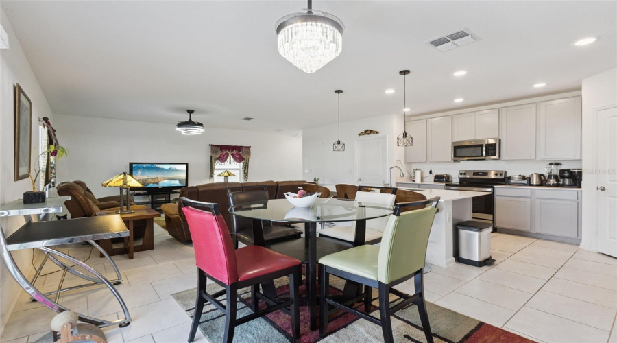 DAVENPORT, Florida 33837, 4 Bedrooms Bedrooms, ,2 BathroomsBathrooms,Residential,For Sale,LOCH,0,MFRS5155811