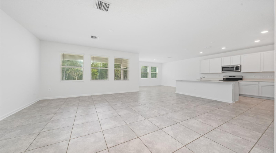 KISSIMMEE, Florida 34746, 4 Bedrooms Bedrooms, ,2 BathroomsBathrooms,Residential,For Sale,TWISTED TWIG,0,MFRS5155807