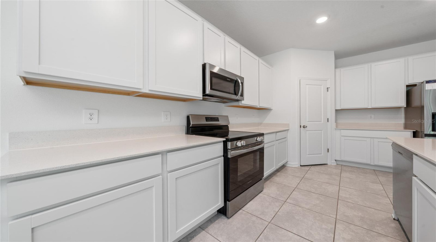 KISSIMMEE, Florida 34746, 4 Bedrooms Bedrooms, ,2 BathroomsBathrooms,Residential,For Sale,TWISTED TWIG,0,MFRS5155807