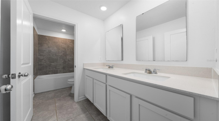 KISSIMMEE, Florida 34746, 4 Bedrooms Bedrooms, ,2 BathroomsBathrooms,Residential,For Sale,TWISTED TWIG,0,MFRS5155807