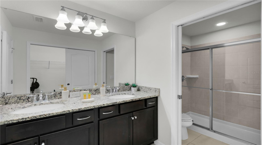 KISSIMMEE, Florida 34747, 5 Bedrooms Bedrooms, ,4 BathroomsBathrooms,Residential,For Sale,SYDNEY,0,MFRO6434299