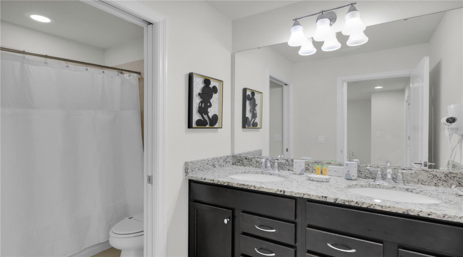 KISSIMMEE, Florida 34747, 5 Bedrooms Bedrooms, ,4 BathroomsBathrooms,Residential,For Sale,SYDNEY,0,MFRO6434299