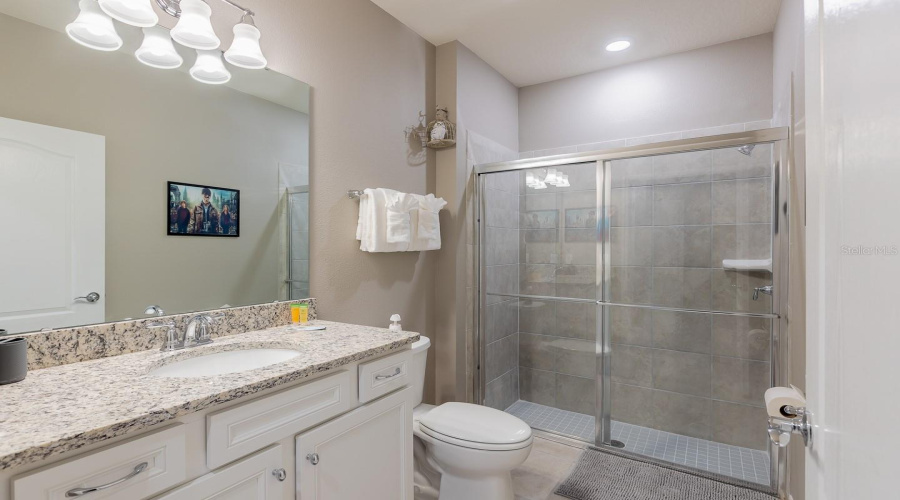Full Bathroom 1