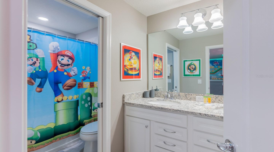 Full Bathroom 2