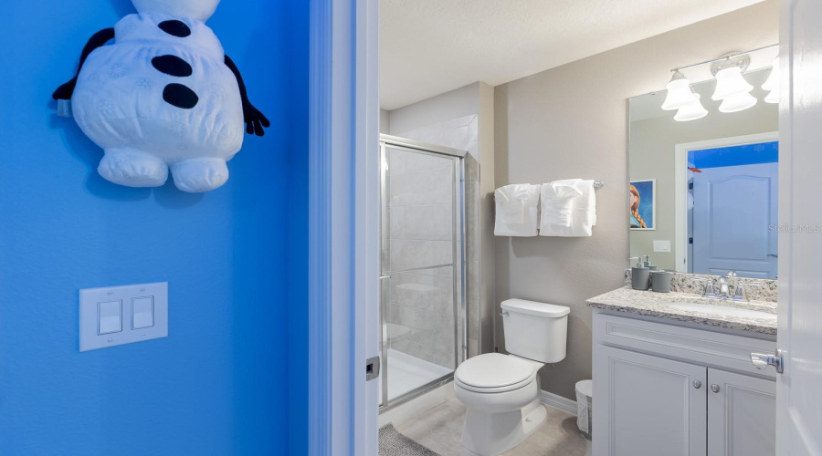 Full Bathroom 3
