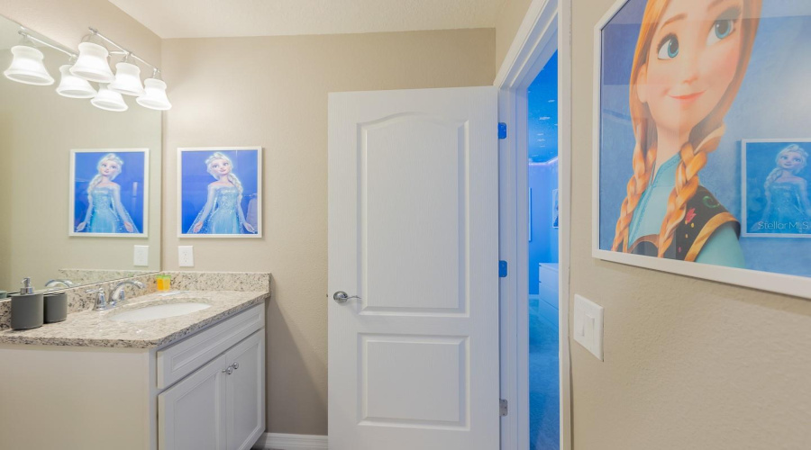 DAVENPORT, Florida 33837, 5 Bedrooms Bedrooms, ,4 BathroomsBathrooms,Residential,For Sale,OAK SPRING,0,MFRO6428865