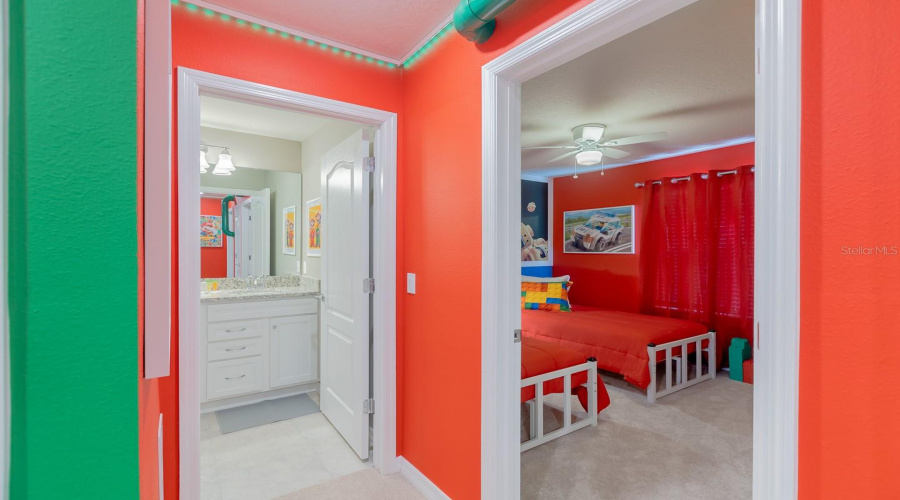 DAVENPORT, Florida 33837, 5 Bedrooms Bedrooms, ,4 BathroomsBathrooms,Residential,For Sale,OAK SPRING,0,MFRO6428865