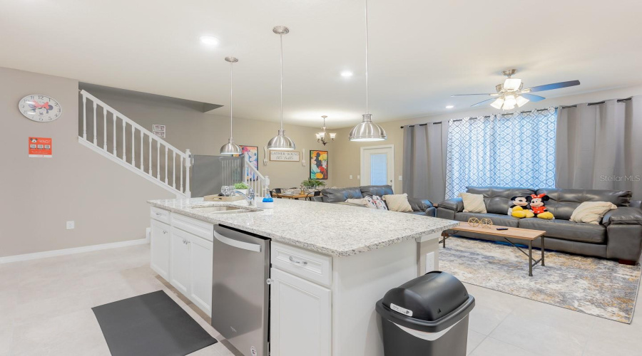 DAVENPORT, Florida 33837, 5 Bedrooms Bedrooms, ,4 BathroomsBathrooms,Residential,For Sale,OAK SPRING,0,MFRO6428865