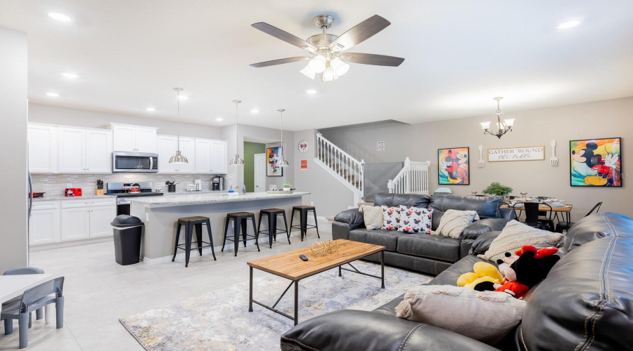 DAVENPORT, Florida 33837, 5 Bedrooms Bedrooms, ,4 BathroomsBathrooms,Residential,For Sale,OAK SPRING,0,MFRO6428865