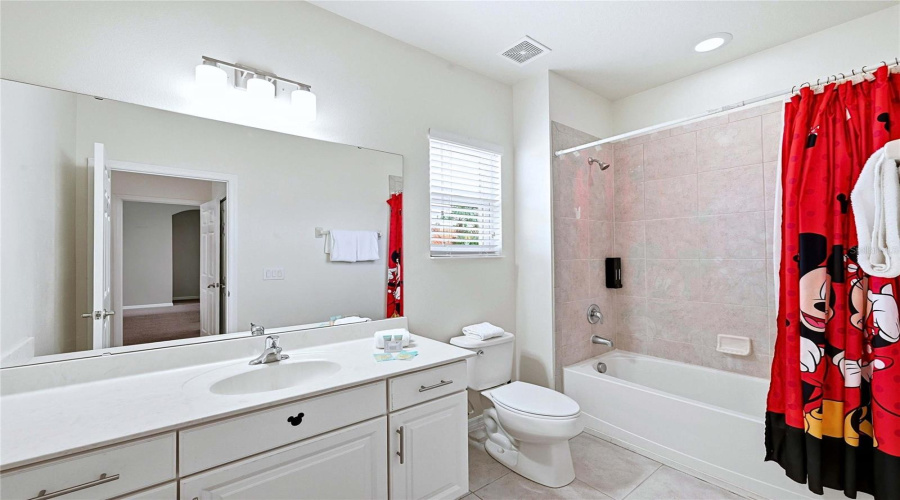 Davenport, Florida 33837, 6 Bedroom Bedrooms, ,5 Bathroombathrooms,Residential,For Sale,Oakrise,0,Mfro6434411