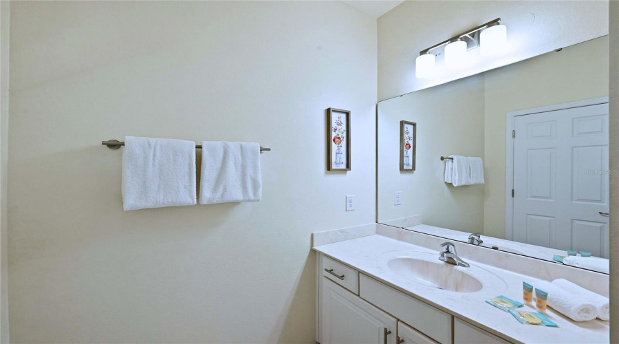 Davenport, Florida 33837, 6 Bedroom Bedrooms, ,5 Bathroombathrooms,Residential,For Sale,Oakrise,0,Mfro6434411