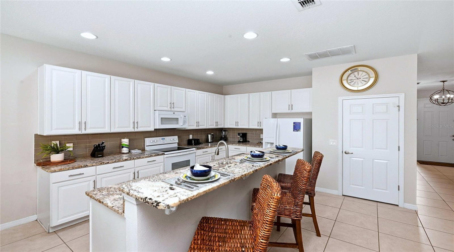 Davenport, Florida 33837, 6 Bedroom Bedrooms, ,5 Bathroombathrooms,Residential,For Sale,Oakrise,0,Mfro6434411