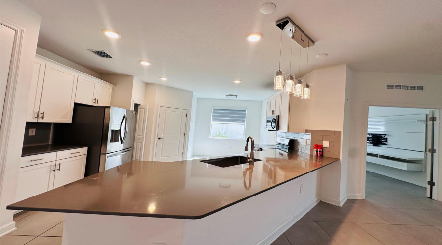 DAVENPORT, Florida 33837, 4 Bedrooms Bedrooms, ,3 BathroomsBathrooms,Residential,For Sale,WANDSWORTH,0,MFRS5155824