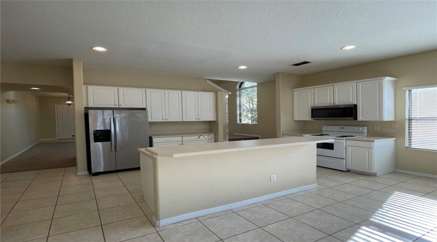 DAVENPORT, Florida 33837, 5 Bedrooms Bedrooms, ,4 BathroomsBathrooms,Residential,For Sale,BRIDGEFORD CROSSING,0,MFRO6414098