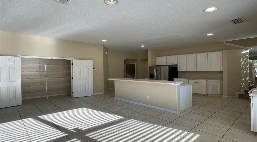 DAVENPORT, Florida 33837, 5 Bedrooms Bedrooms, ,4 BathroomsBathrooms,Residential,For Sale,BRIDGEFORD CROSSING,0,MFRO6414098