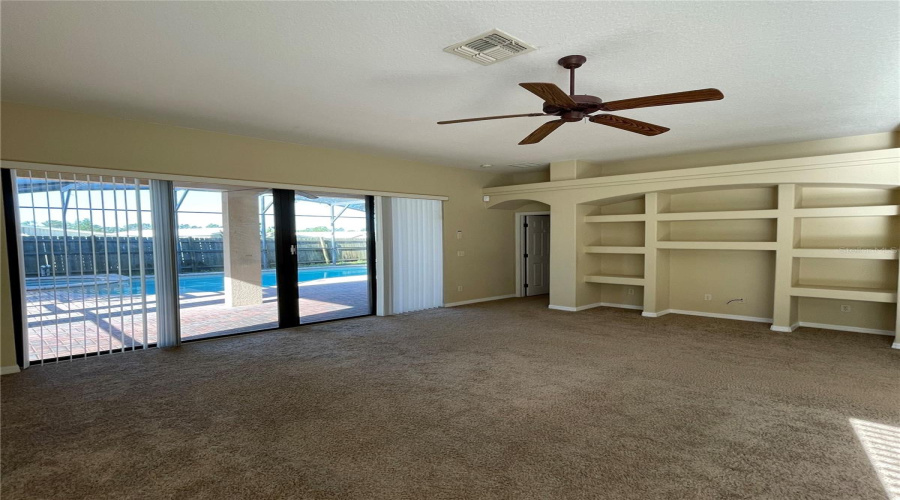 DAVENPORT, Florida 33837, 5 Bedrooms Bedrooms, ,4 BathroomsBathrooms,Residential,For Sale,BRIDGEFORD CROSSING,0,MFRO6414098