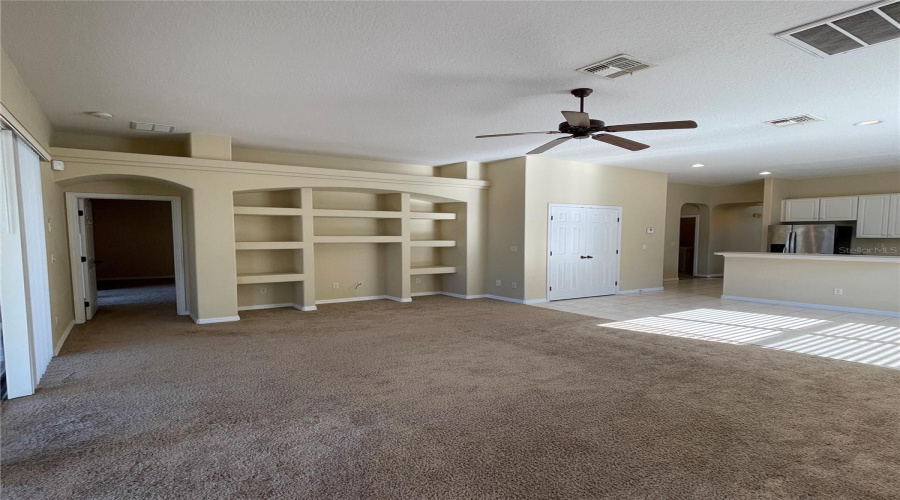 DAVENPORT, Florida 33837, 5 Bedrooms Bedrooms, ,4 BathroomsBathrooms,Residential,For Sale,BRIDGEFORD CROSSING,0,MFRO6414098