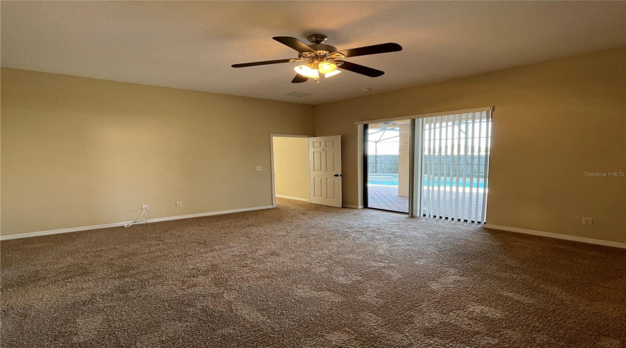 DAVENPORT, Florida 33837, 5 Bedrooms Bedrooms, ,4 BathroomsBathrooms,Residential,For Sale,BRIDGEFORD CROSSING,0,MFRO6414098