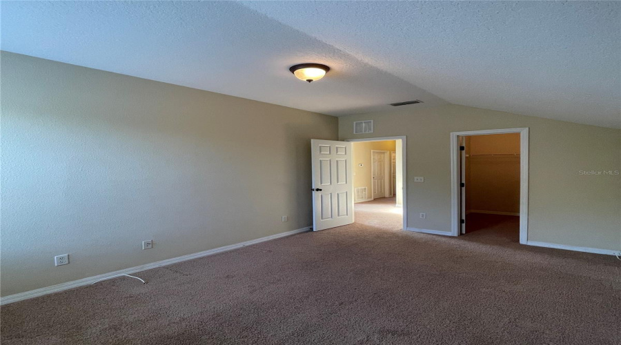 DAVENPORT, Florida 33837, 5 Bedrooms Bedrooms, ,4 BathroomsBathrooms,Residential,For Sale,BRIDGEFORD CROSSING,0,MFRO6414098