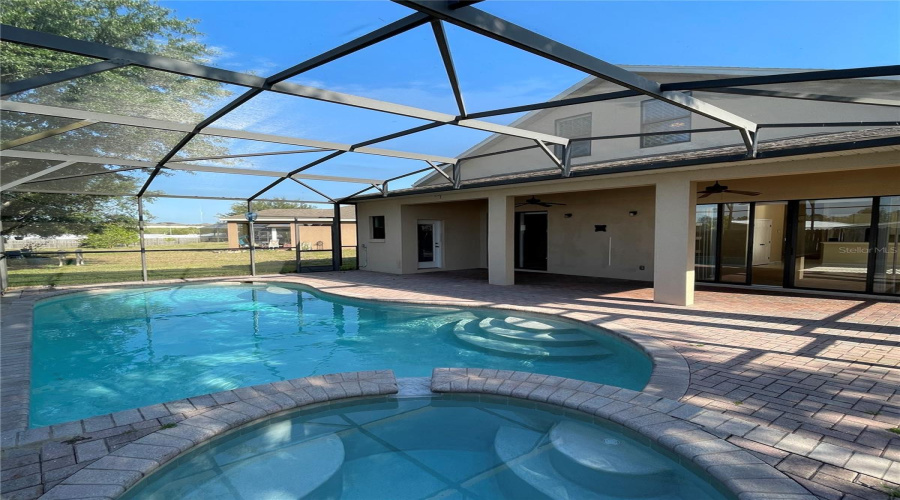 DAVENPORT, Florida 33837, 5 Bedrooms Bedrooms, ,4 BathroomsBathrooms,Residential,For Sale,BRIDGEFORD CROSSING,0,MFRO6414098