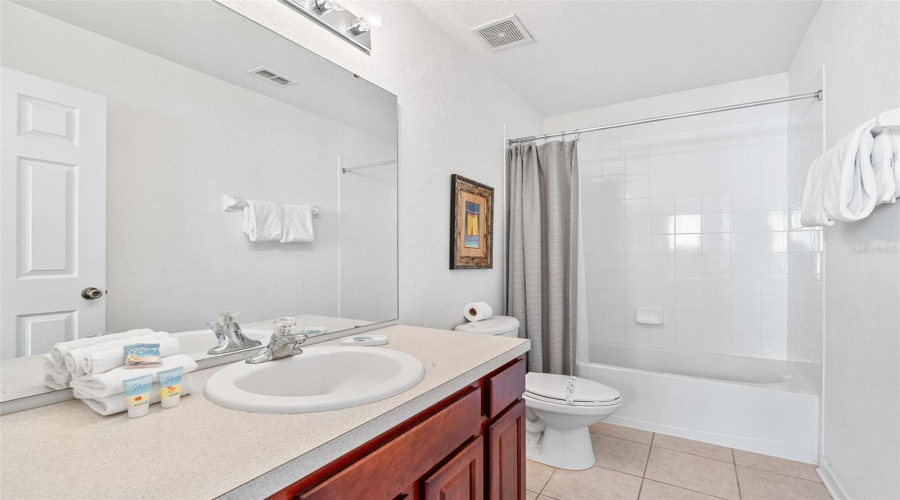 KISSIMMEE, Florida 34747, 5 Bedrooms Bedrooms, ,5 BathroomsBathrooms,Residential,For Sale,BASNETT,0,MFRO6434446