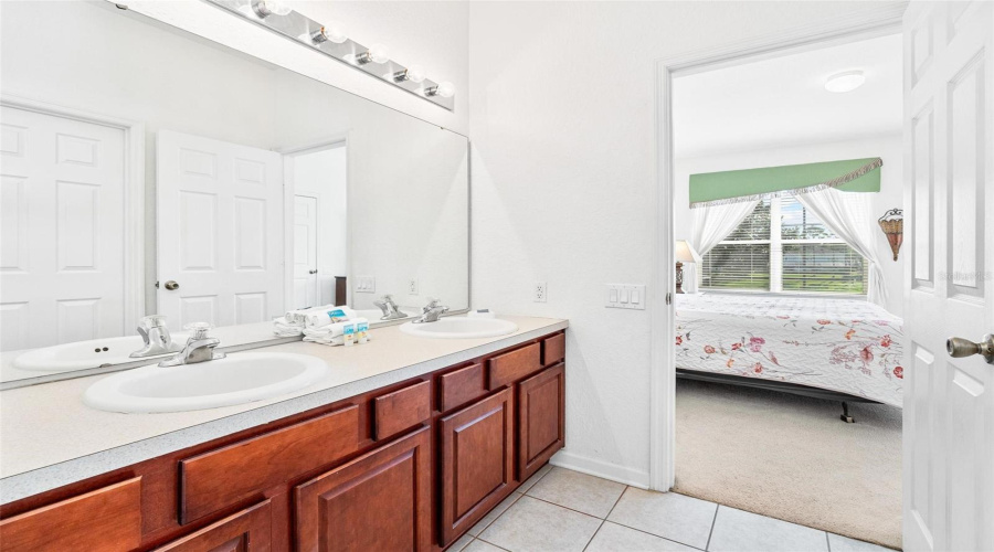 KISSIMMEE, Florida 34747, 5 Bedrooms Bedrooms, ,5 BathroomsBathrooms,Residential,For Sale,BASNETT,0,MFRO6434446