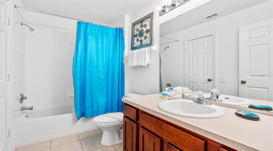 KISSIMMEE, Florida 34747, 5 Bedrooms Bedrooms, ,5 BathroomsBathrooms,Residential,For Sale,BASNETT,0,MFRO6434446