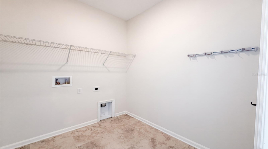 DAVENPORT, Florida 33896, 3 Bedrooms Bedrooms, ,2 BathroomsBathrooms,Residential,For Sale,SPLASH SHOT,0,MFRO6429421