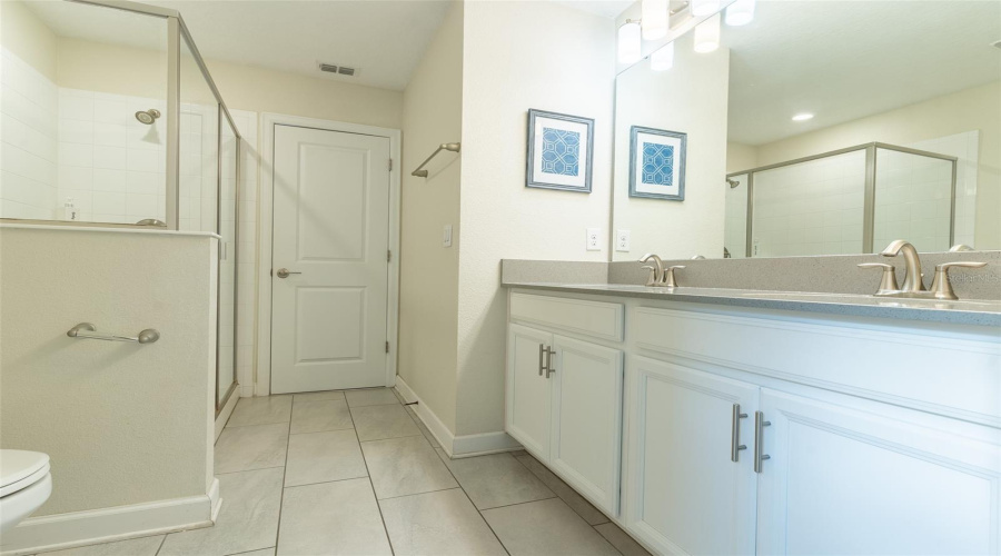 DAVENPORT, Florida 33896, 9 Bedrooms Bedrooms, ,5 BathroomsBathrooms,Residential,For Sale,MAIDSTONE,0,MFRL4964137
