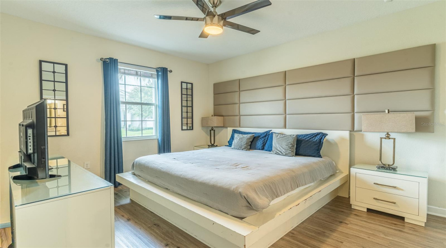 DAVENPORT, Florida 33896, 9 Bedrooms Bedrooms, ,5 BathroomsBathrooms,Residential,For Sale,MAIDSTONE,0,MFRL4964137